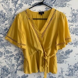 Milk and Honey Yellow top size M